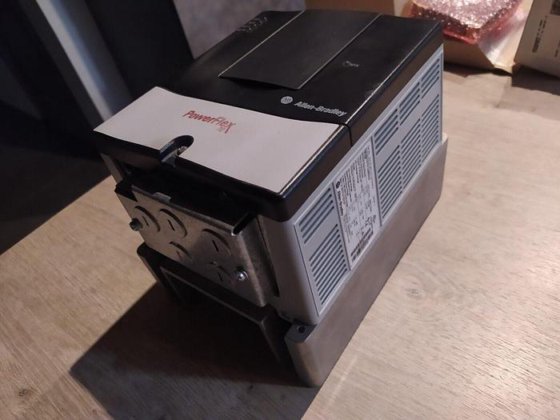 ALLEN-BRADLEY POWERFLEX 70 20 A C 8P7 A 0 AYNANC0 4KW 5HP