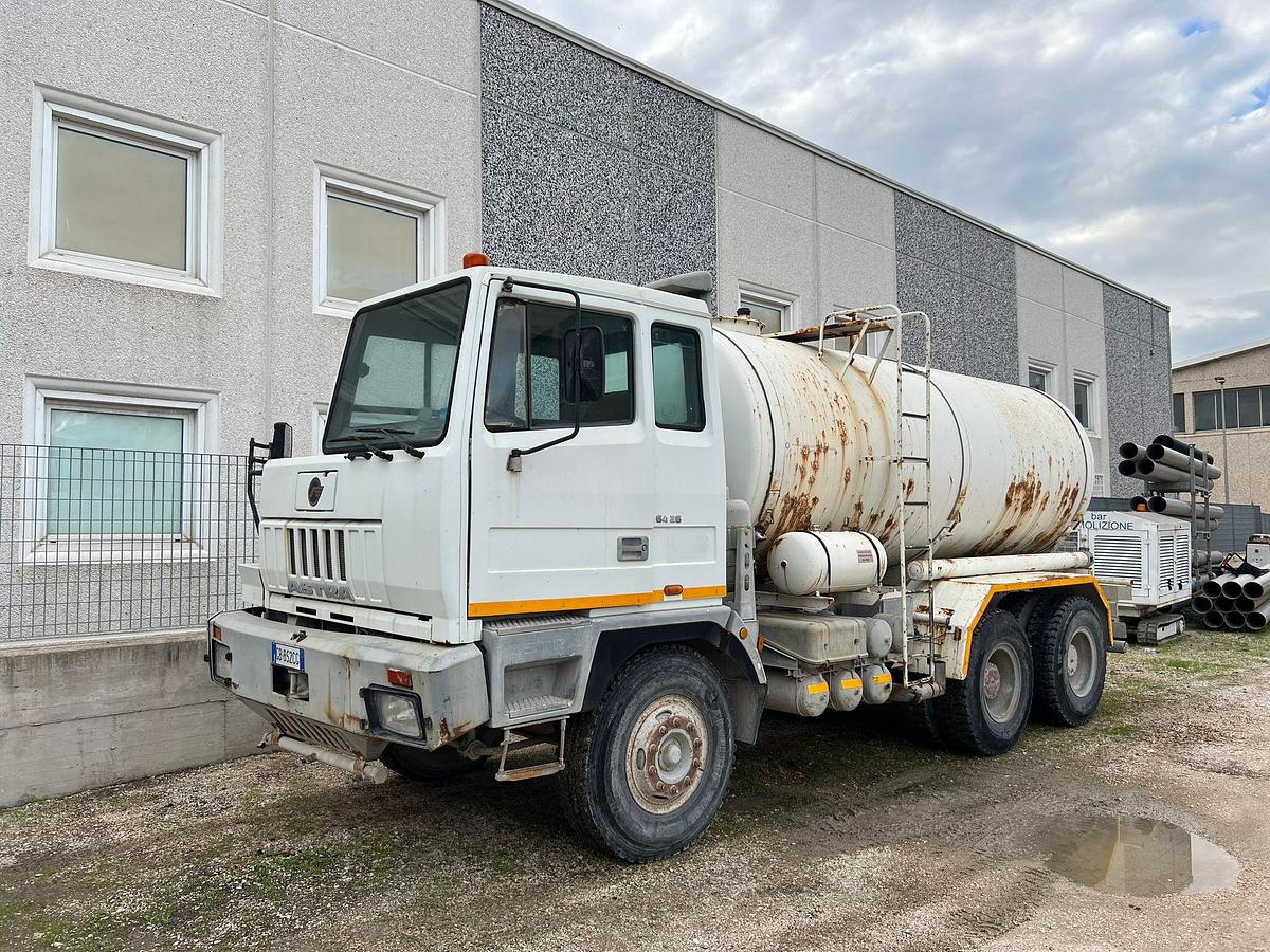 2009 Astra BM64.26 (6x4) water tanker 13000 L